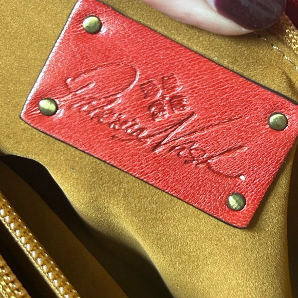 Beautiful 10th anniversary Patricia Nash Kavali Satchel Red Leather Elephant Bag - Picture 12 of 16